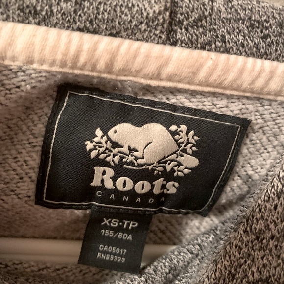 Size extra small hoodie from roots in gray - Picture 2 of 3